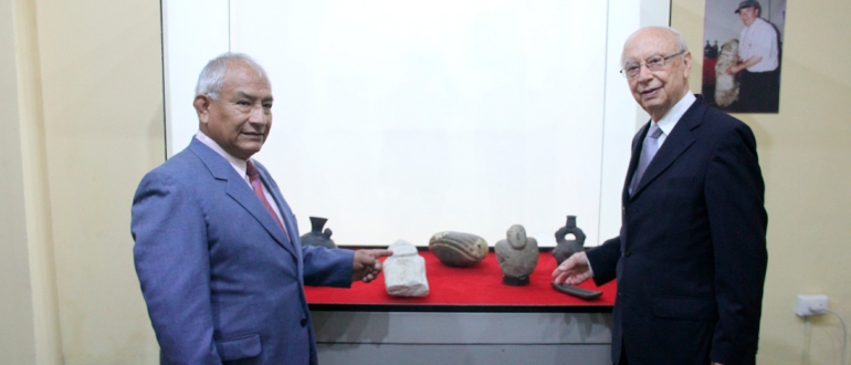 Inauguran muestra homenaje al arqueólogo Kauffmann Doig en museo villarrealino